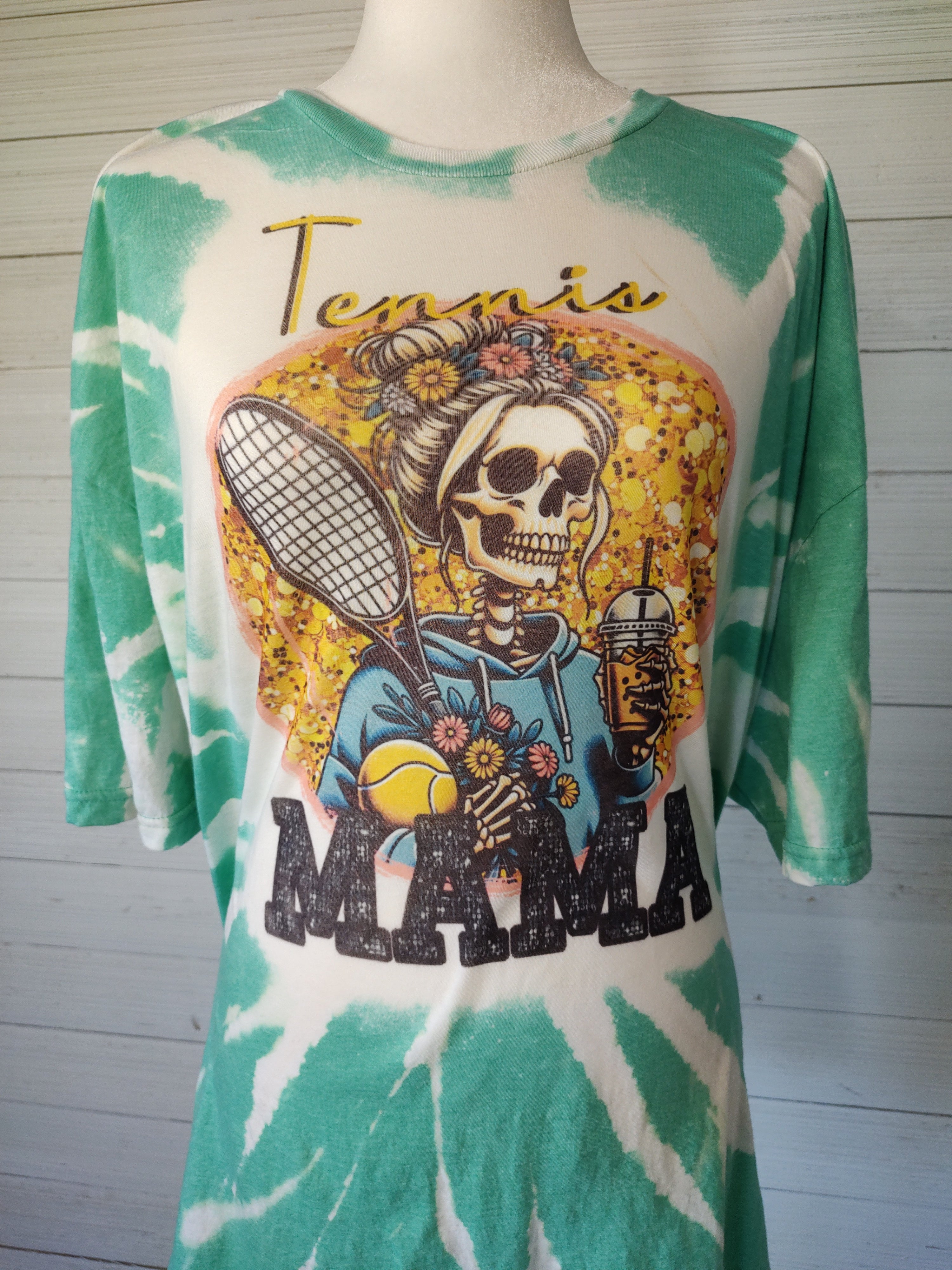 Tennis Mama T-Shirt Scrunch Bleached