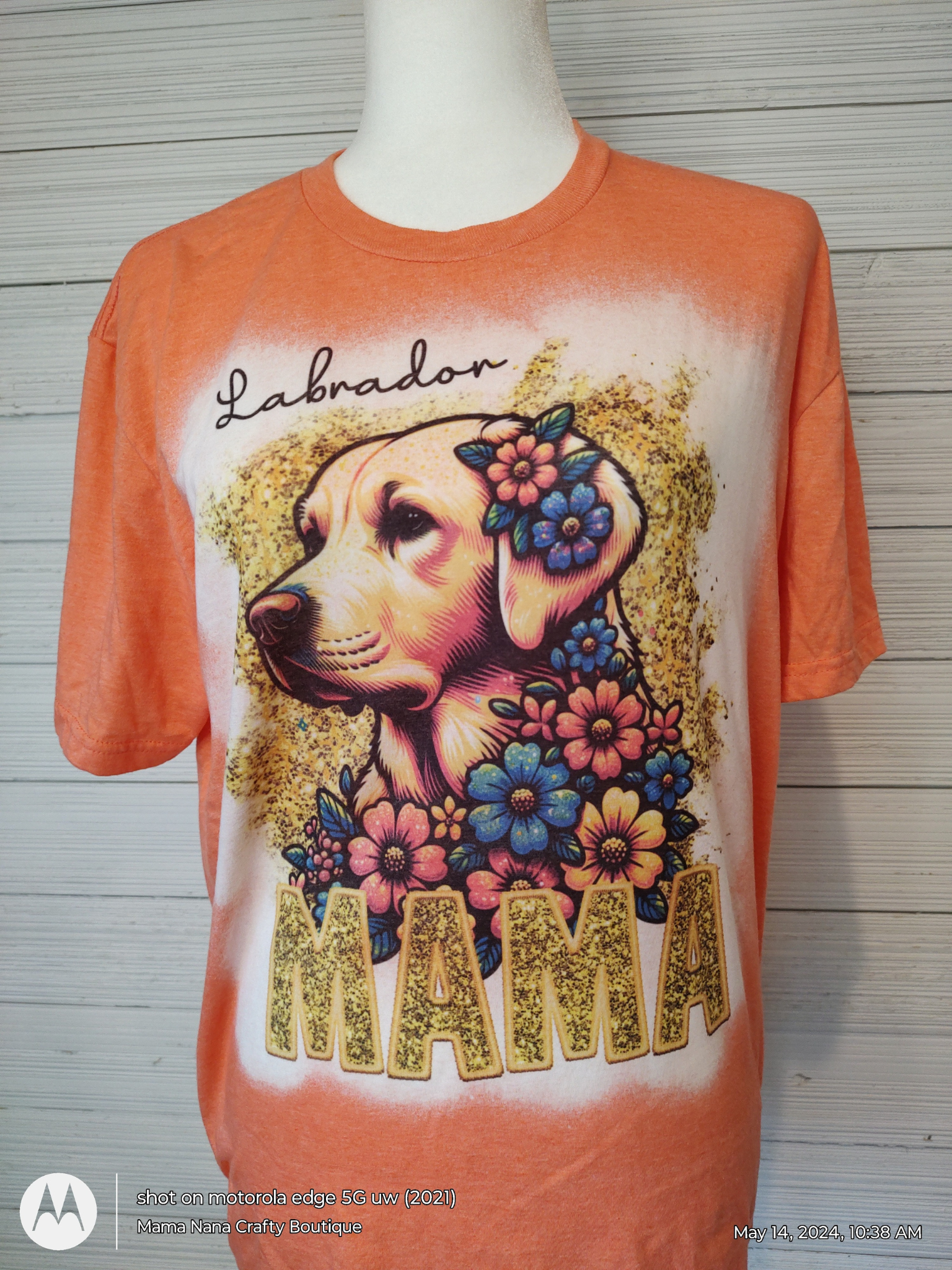 Labrador Yellow Mama T-Shirt bleached