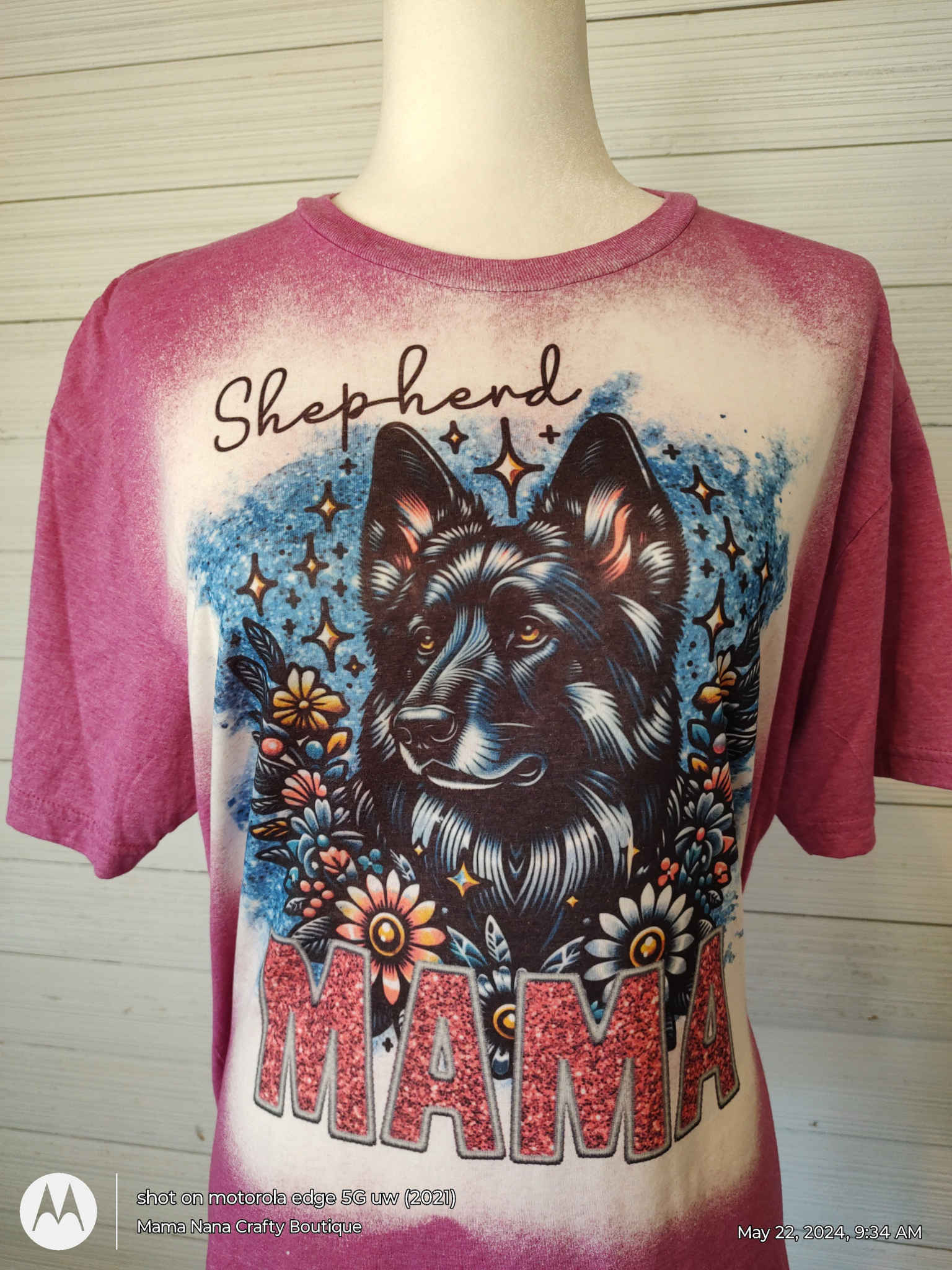 Black Shepherd Mama T-Shirt Bleached