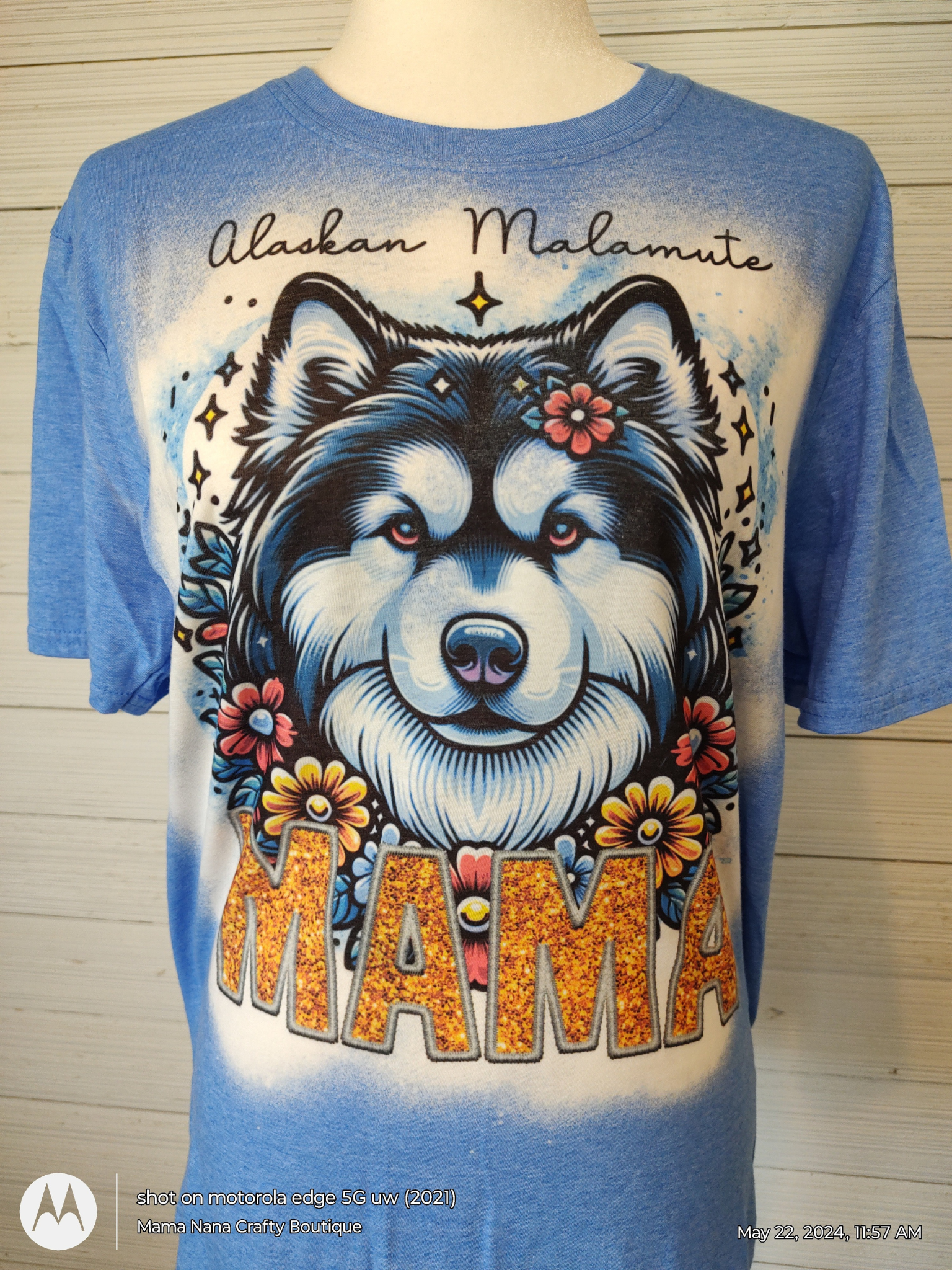 Alaskan Malamute Mama T-Shirt Bleached